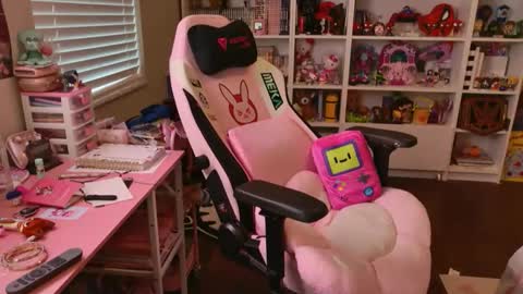 pinkcheetodomain online show from May 6, 11:11 pm