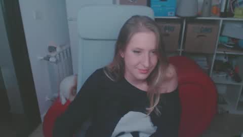 Snapshot of pinkladyx2 chatting on February 6, 11:37 pm pinkladyx2 online show from February 6, 11:37 pm