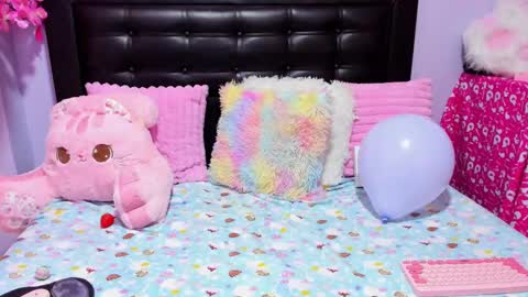 Snapshot of pinky_purr chatting on October 3, 5:21 pm Pinky Purr online show from October 3, 5:21 pm