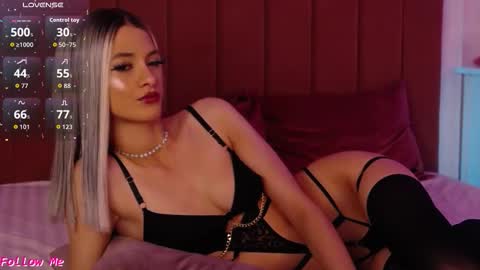 Pinky online show from March 14, 7:29 pm