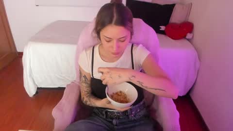 pixie online show from May 7, 2:29 am