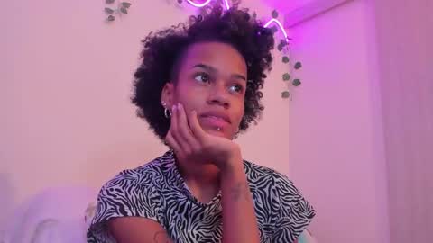 Venus  Vee  Cutie online show from November 4, 12:17 pm