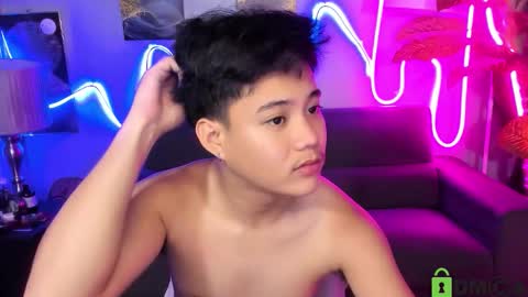 Snapshot of playful_kenzo chatting on October 17, 11:25 am Kenzo online show from October 17, 11:25 am