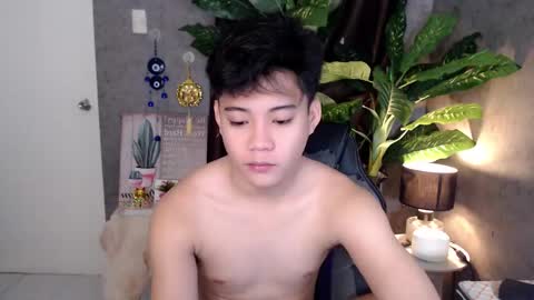 Snapshot of playful_kenzo chatting on December 15, 10:18 am Kenzo online show from December 15, 10:18 am