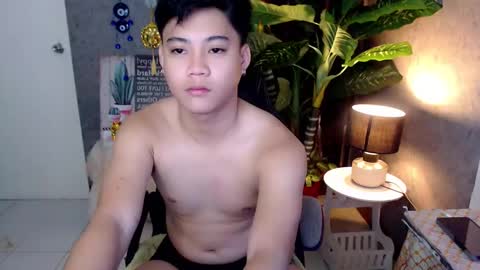 Snapshot of playful_kenzo chatting on January 14, 2:53 pm Kenzo online show from January 14, 2:53 pm