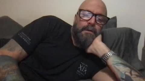 Snapshot of pleasesitonmycock chatting on December 28, 5:33 am PleaseSitOnMyCock online show from December 28, 5:33 am