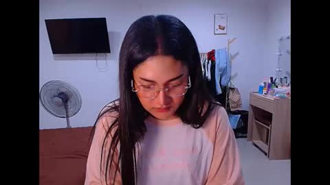 Ploysai online show from February 21, 8:50 am