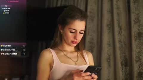 Ari online show from May 26, 1:50 pm