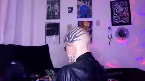    online show from October 29, 12:12 am