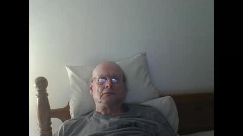 Snapshot of pmb11 chatting on September 28, 5:05 am trek 11 online show from September 28, 5:05 am