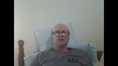 Snapshot of pmb11 chatting on October 29, 5:15 pm trek 11 online show from October 29, 5:15 pm