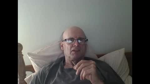 Snapshot of pmb11 chatting on October 15, 2:26 am trek 11 online show from October 15, 2:26 am