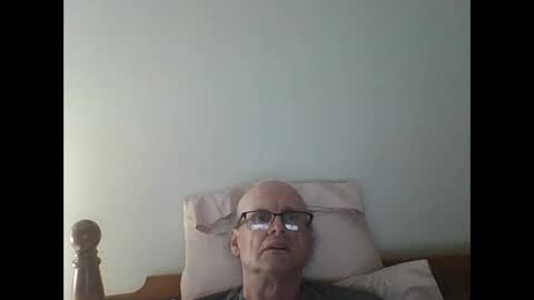 Snapshot of pmb11 chatting on October 9, 4:18 am trek 11 online show from October 9, 4:18 am