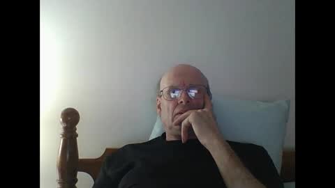 Snapshot of pmb11 chatting on March 12, 7:58 pm trek 11 online show from March 12, 7:58 pm