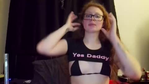 poisonivyy95 online show from May 3, 2:50 am