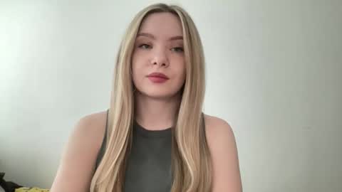 polishangel222 online show from May 11, 10:22 am