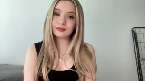 polishangel222 online show from April 19, 12:17 pm