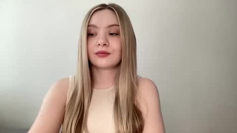 polishangel222 online show from May 22, 11:39 am