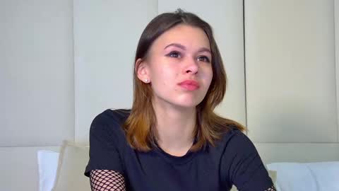 Snapshot of pollylanders chatting on February 18, 3:10 am Polly online show from February 18, 3:10 am