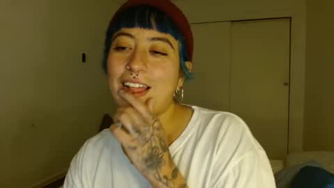 Poly online show from February 3, 12:40 am