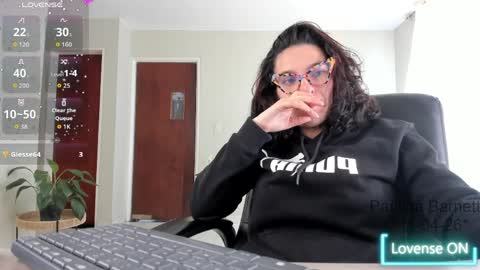 paulina barnett online show from April 11, 4:33 pm