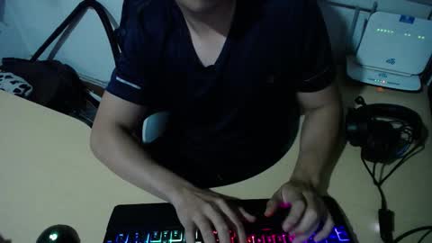 Snapshot of powerfulzeus2 chatting on October 6, 12:28 am powerfulzeus2 online show from October 6, 12:28 am