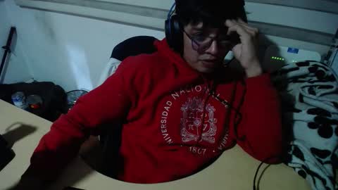 Snapshot of powerfulzeus2 chatting on September 22, 1:10 am powerfulzeus2 online show from September 22, 1:10 am