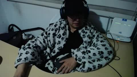 powerfulzeus2 online show from November 16, 3:19 am