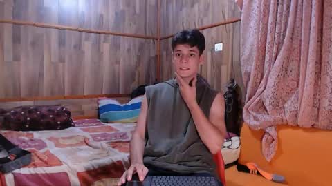 chris independent  online show from December 7, 12:46 am