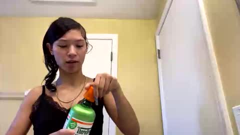 pr3ttynperla online show from November 19, 7:12 pm