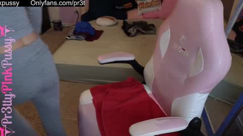 Snapshot of pr3ttyp1nkpussy chatting on January 9, 2:11 am Evangeline Eva Darling online show from January 9, 2:11 am