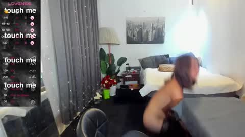 Julia Flores online show from March 23, 3:33 am