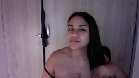 Snapshot of preggo_fantasy chatting on September 29, 4:22 am preggo_fantasy online show from September 29, 4:22 am