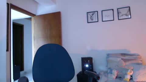 ---- online show from February 24, 6:33 pm