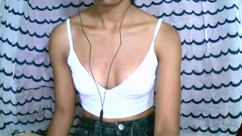 prettiethalia online show from January 14, 6:16 pm