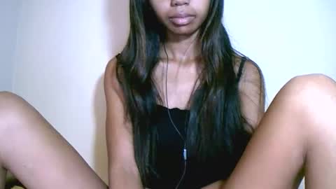 prettiethalia online show from February 26, 12:08 pm