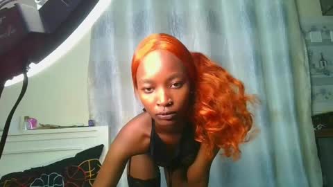 pretty__lisa online show from April 17, 9:22 am