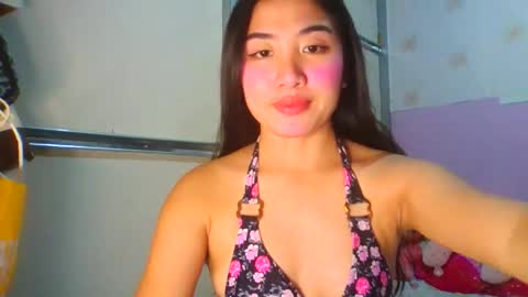 pretty_am online show from May 2, 4:13 pm