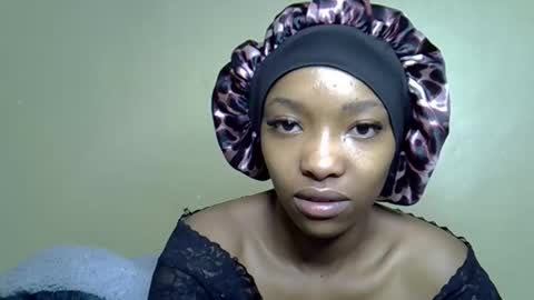 Snapshot of pretty_jazmine chatting on October 15, 3:43 am Jaz online show from October 15, 3:43 am