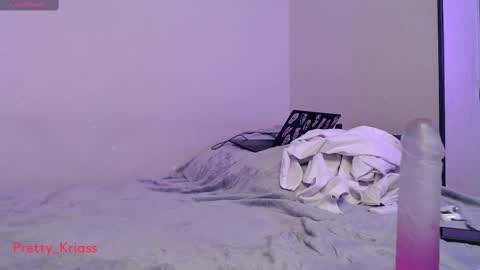 Pretty Kriss online show from March 4, 4:30 pm