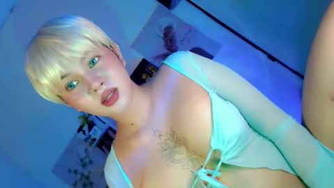 Flor online show from November 28, 5:04 am