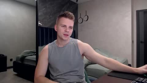 Justin online show from November 21, 6:28 pm