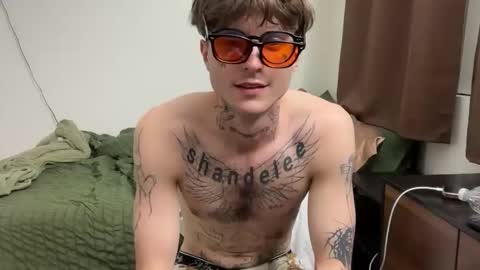 pretty boy online show from March 26, 5:24 am