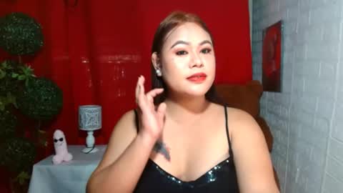 prettydiannara online show from December 3, 4:35 am