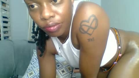 PrettyEla online show from December 17, 1:01 am