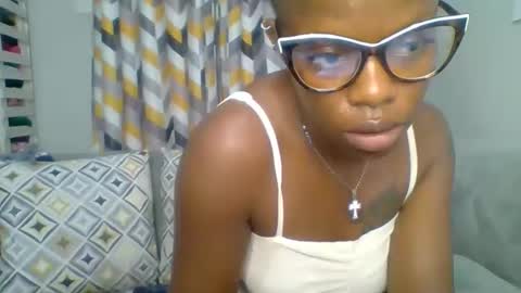 PrettyEla online show from February 3, 12:42 pm