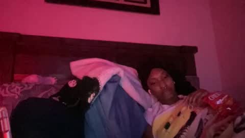 prettyfacefemale online show from April 11, 7:45 am