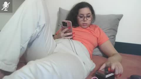 prettyjulliette online show from November 20, 7:00 pm