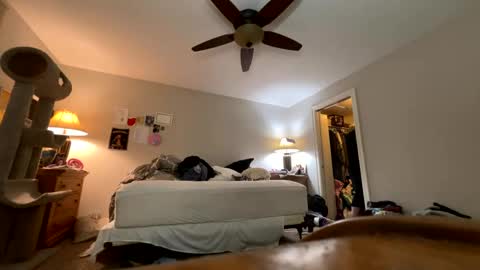 Snapshot of prettylittlegoddess chatting on October 20, 3:00 am prettylittlegoddess online show from October 20, 3:00 am