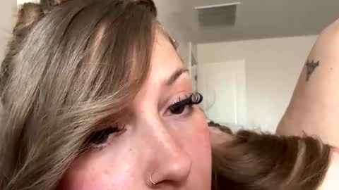 Prettiestpussy online show from October 6, 7:42 pm